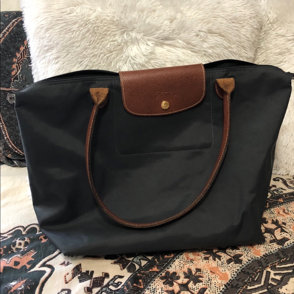 Longchamp medium size tote 🌸
